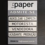 Placa de vagas personalizada para In Paper